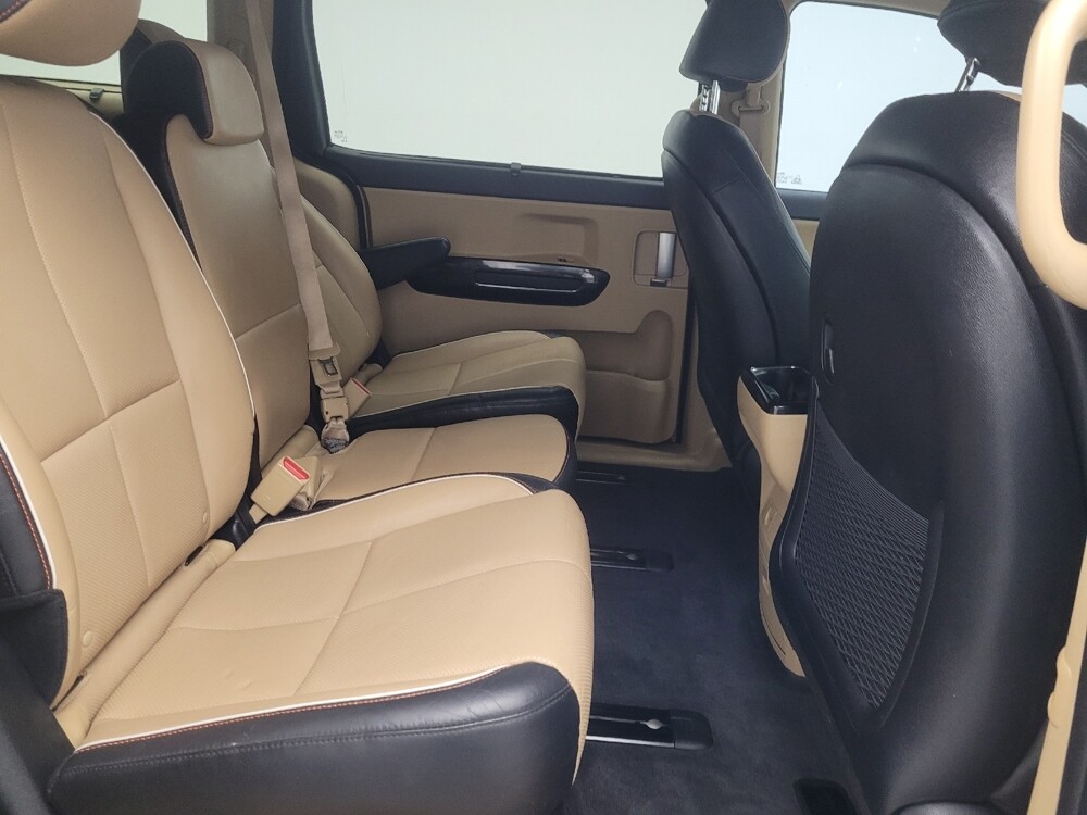 2018 Kia Sedona in Huntsville, AL 35816 - 18122065 19