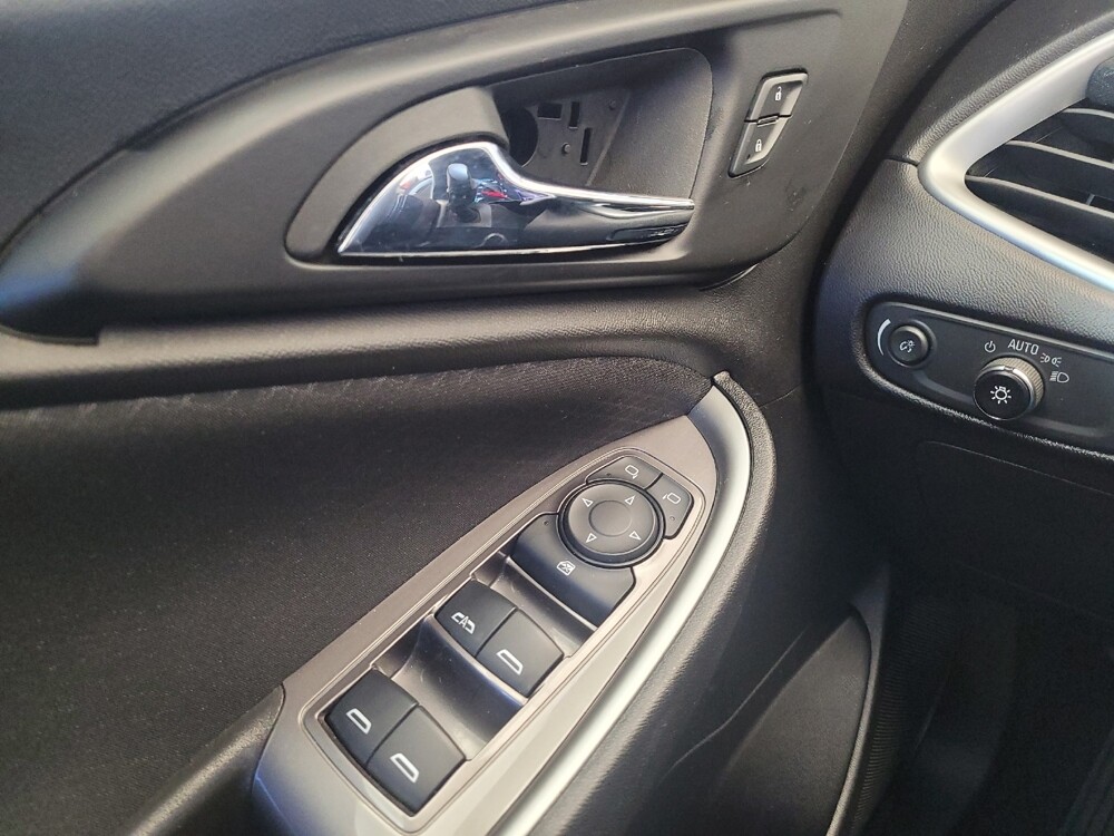 2023 Chevrolet Malibu in Maple Heights, OH 44137 - 18122087 27