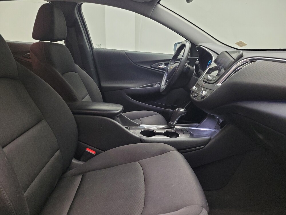 2017 Chevrolet Malibu in St. Louis, MO 63136 - 18122088 21