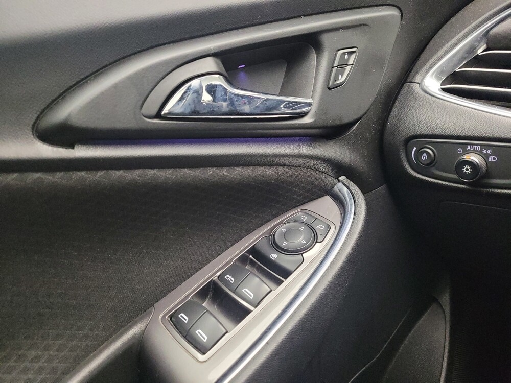 2017 Chevrolet Malibu in St. Louis, MO 63136 - 18122088 27