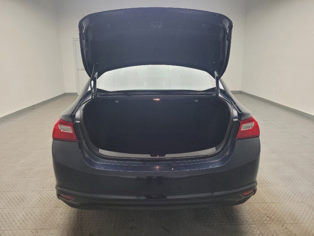 2017 Chevrolet Malibu in St. Louis, MO 63136 - 18122088 29