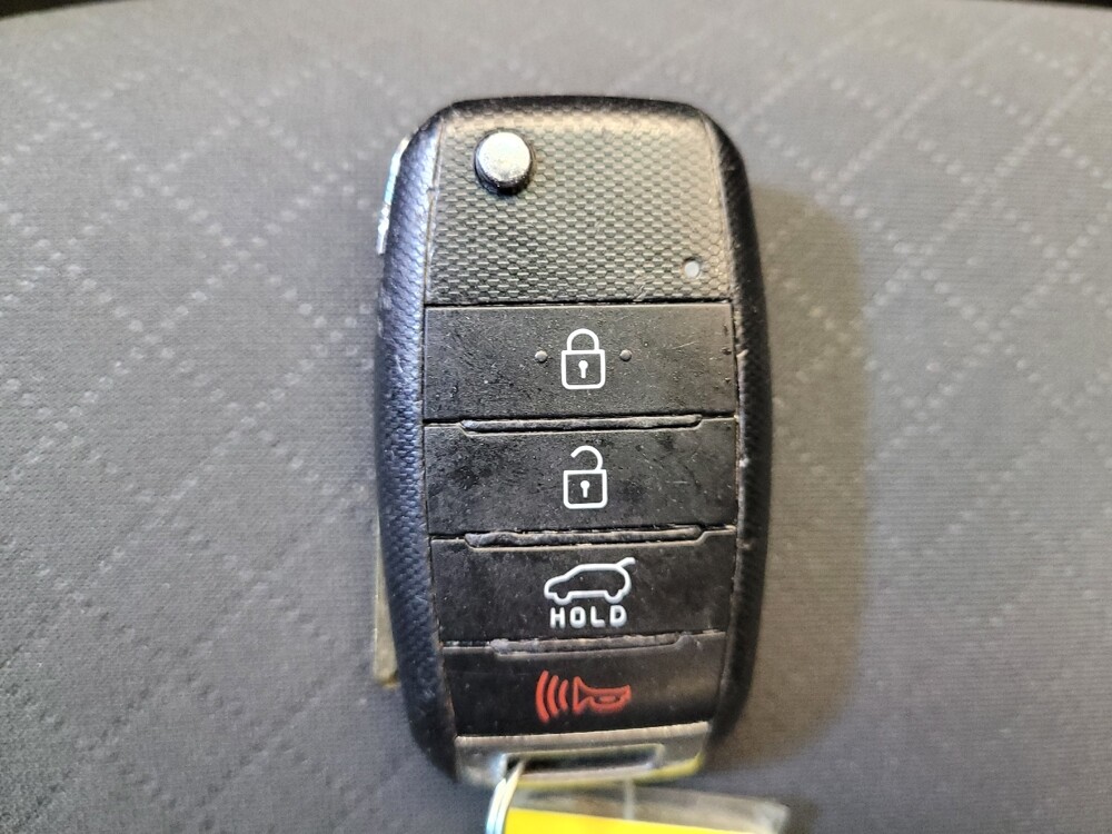 2017 Kia Sorento in Cincinnati, OH 45255 - 18122092 32