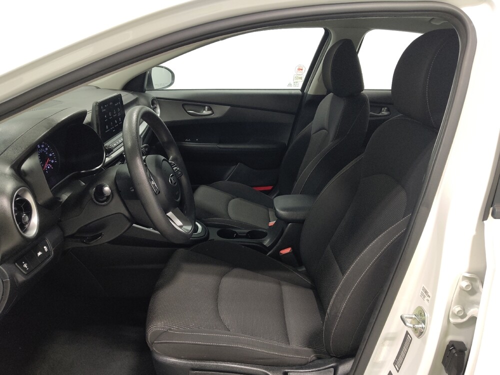 2019 Kia Forte in Columbus, OH 43231 - 18122093 17