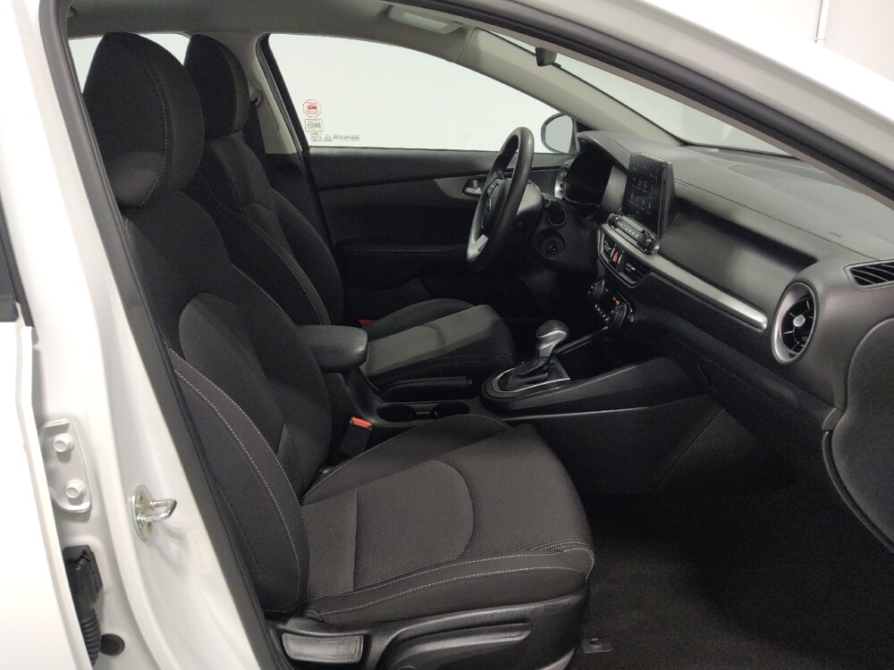 2019 Kia Forte in Columbus, OH 43231 - 18122093 21