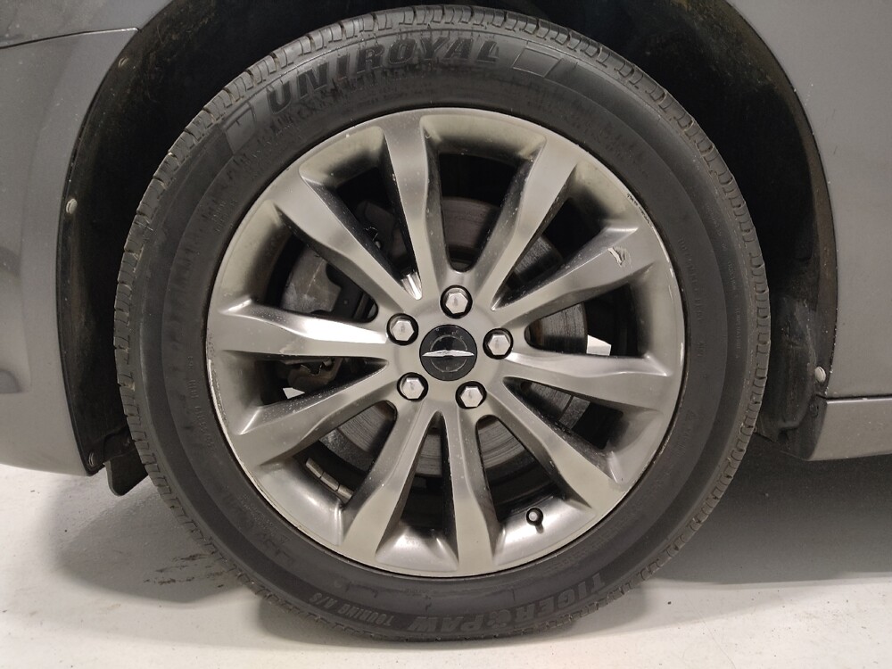 2014 Chrysler 300 in Columbus, OH 43231 - 18122094 31