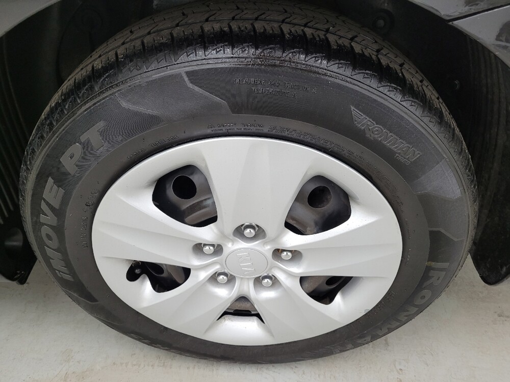 2017 Kia Forte in Columbus, OH 43228 - 18122101 31