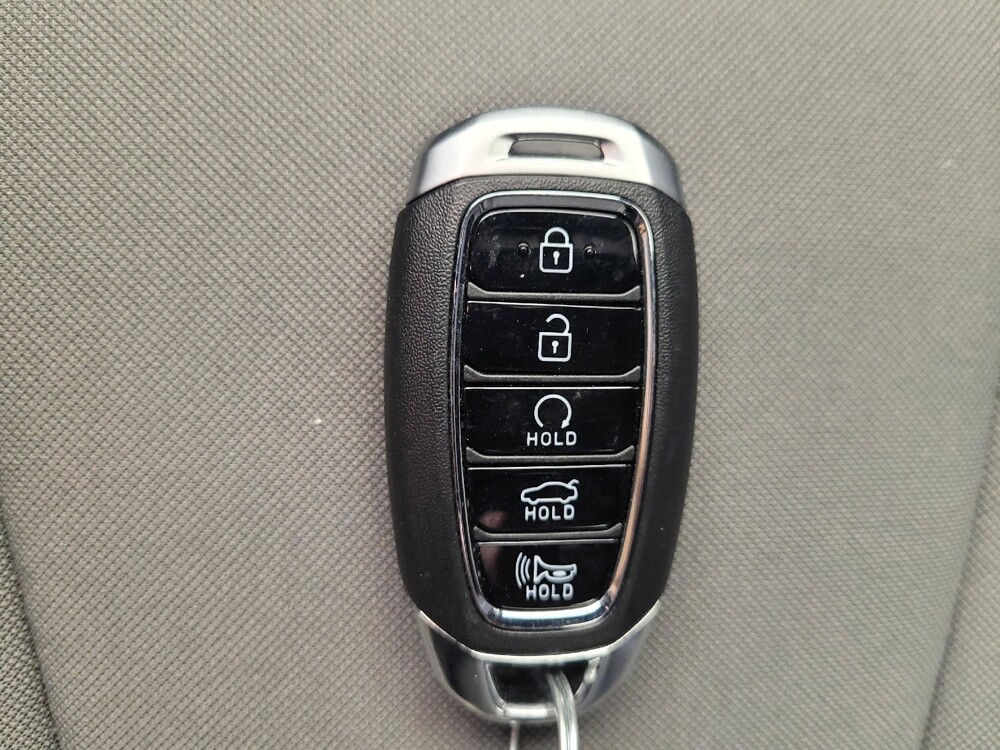 2023 Hyundai Elantra in Columbus, OH 43228 - 18122102 32