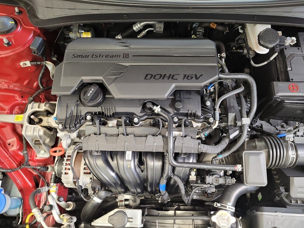 2023 Hyundai Elantra in Columbus, OH 43228 - 18122102 30