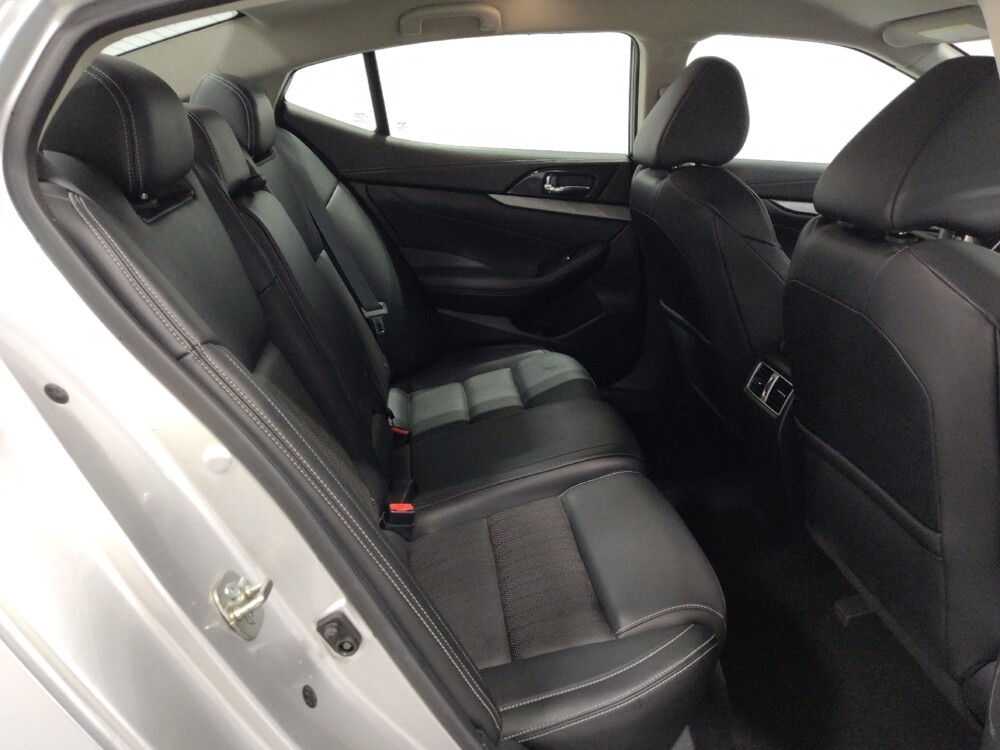 2018 Nissan Maxima in Columbus, OH 43231 - 18122104 19