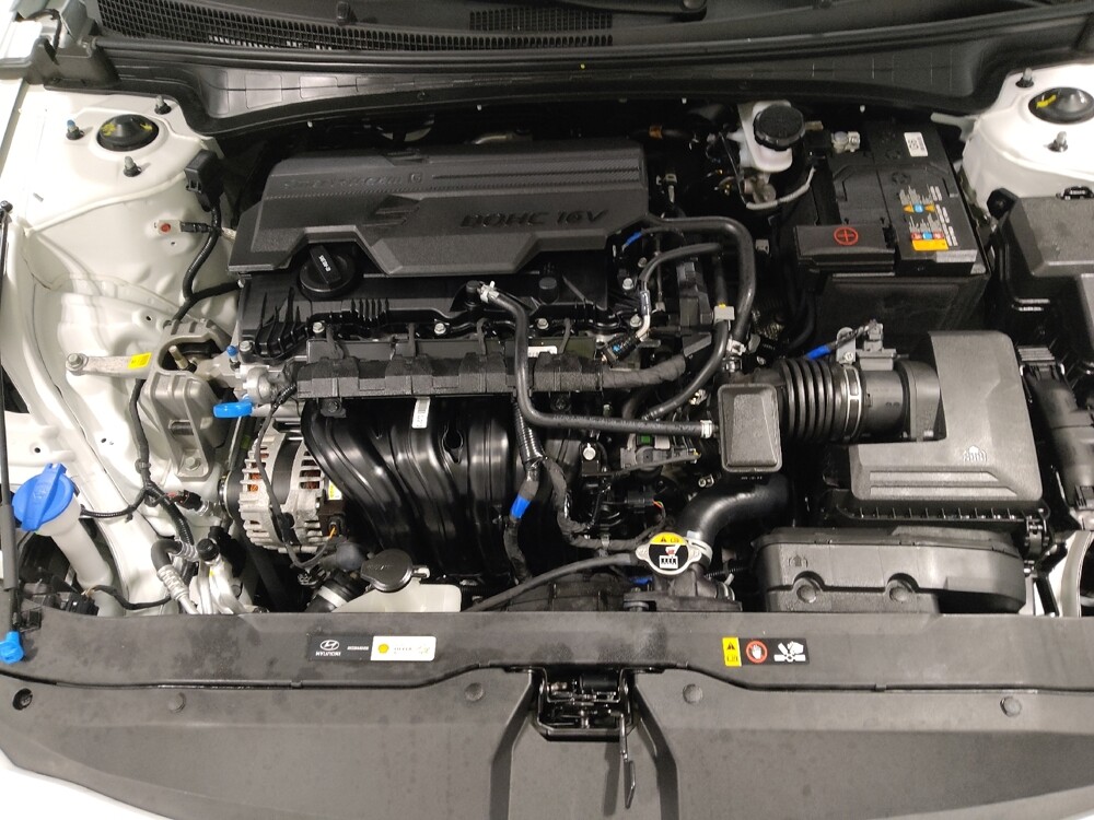 2025 Hyundai Elantra in Columbus, OH 43231 - 18122108 30