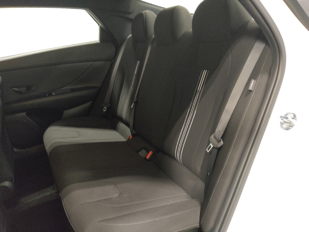 2025 Hyundai Elantra in Columbus, OH 43231 - 18122108 18