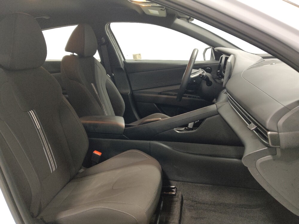 2025 Hyundai Elantra in Columbus, OH 43231 - 18122108 21