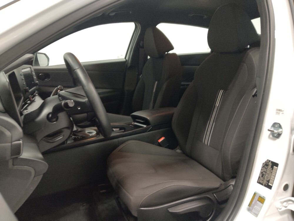 2025 Hyundai Elantra in Columbus, OH 43231 - 18122108 17
