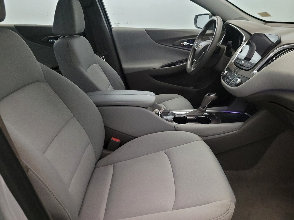 2018 Chevrolet Malibu in Owings Mills, MD 21117 - 18122135 21