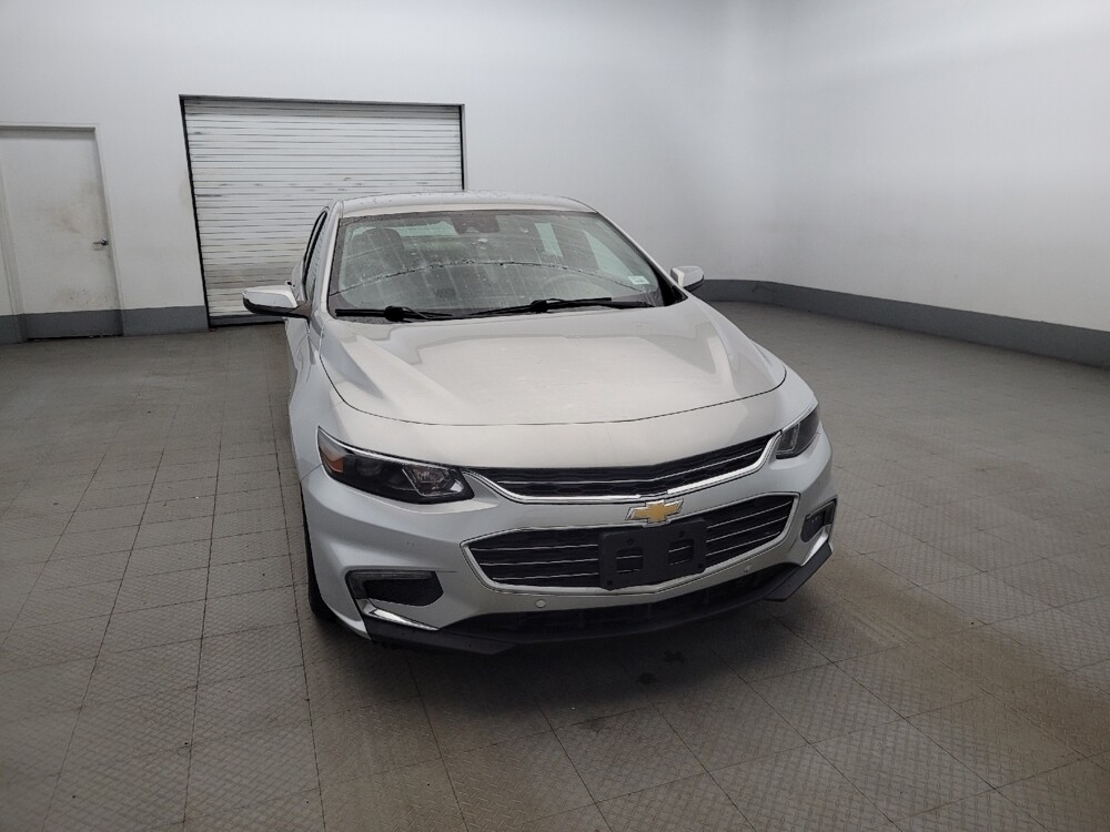 2018 Chevrolet Malibu in Owings Mills, MD 21117 - 18122135 14