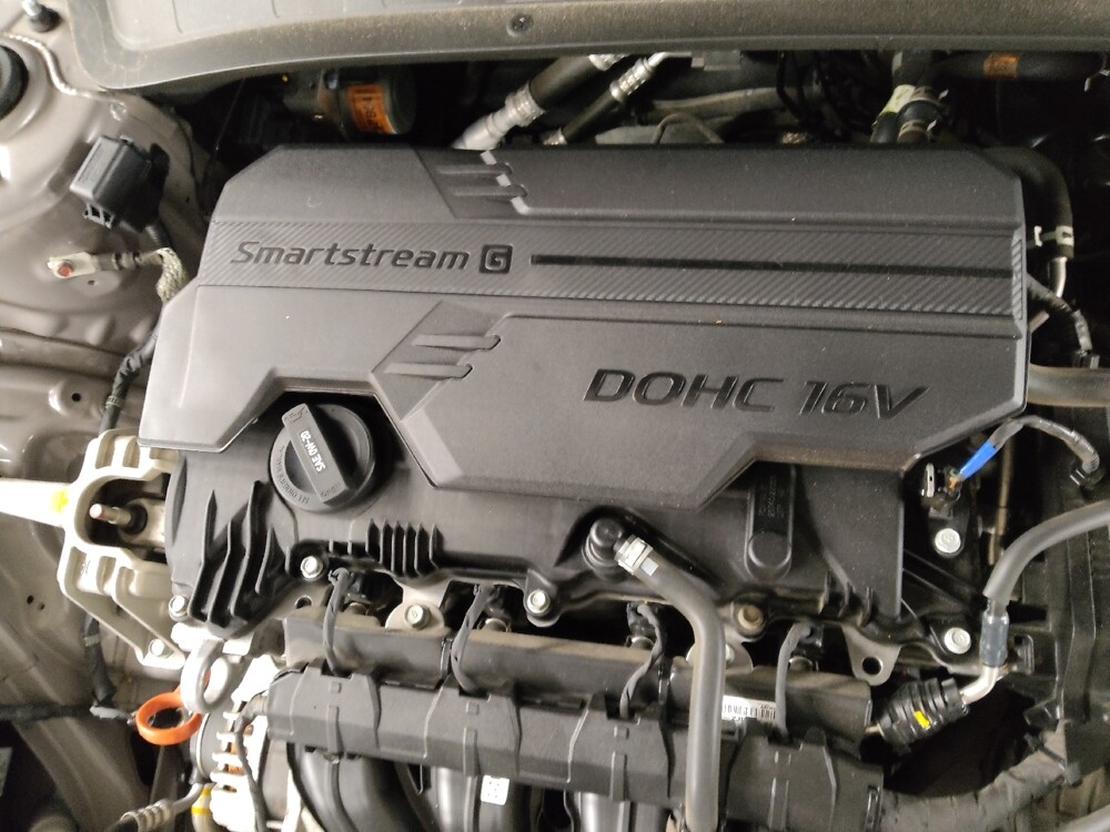 2022 Hyundai Elantra in Birmingham, AL 35215 - 18122174 30