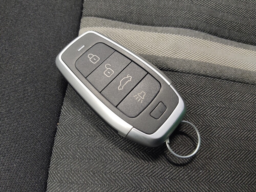 2023 Hyundai Sonata in Glendale, AZ 85301 - 18122195 32