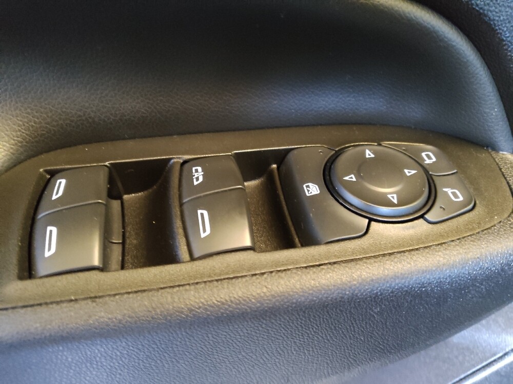 2020 Chevrolet Equinox in Greenville, SC 29607 - 18122200 27