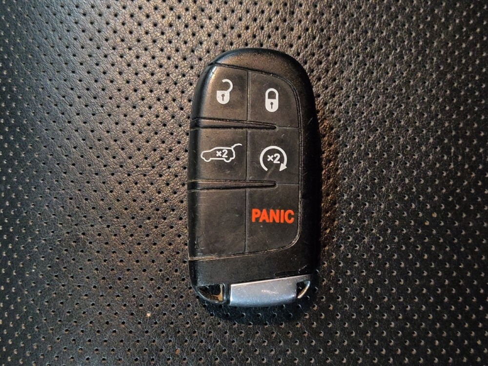 2017 Jeep Grand Cherokee in Pensacola, FL 32505 - 18122207 32