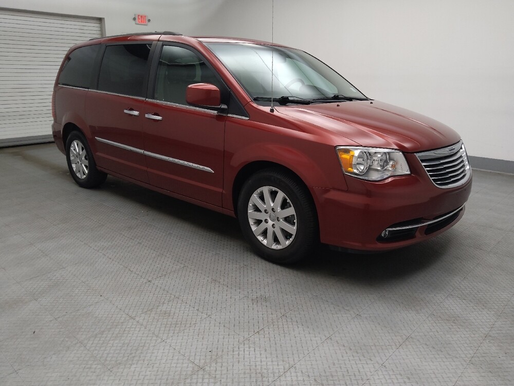 2016 Chrysler Town & Country in Lombard, IL 60148 - 18122211 11