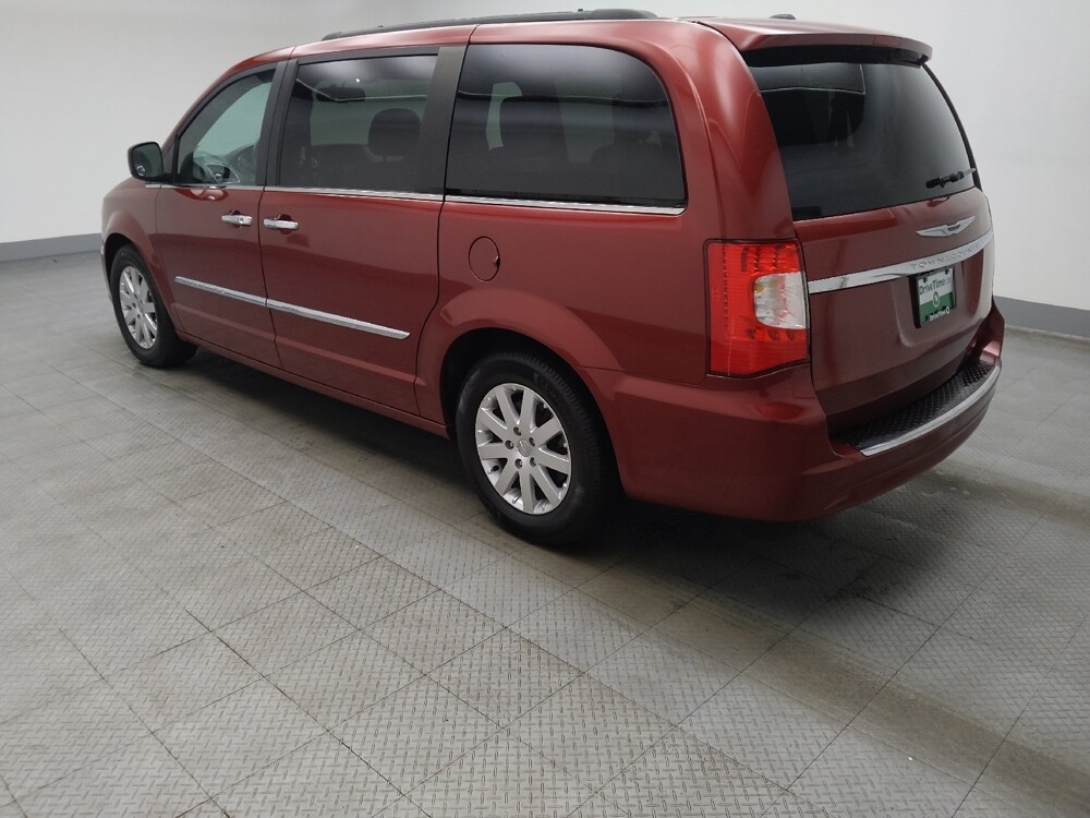 2016 Chrysler Town & Country in Lombard, IL 60148 - 18122211 3