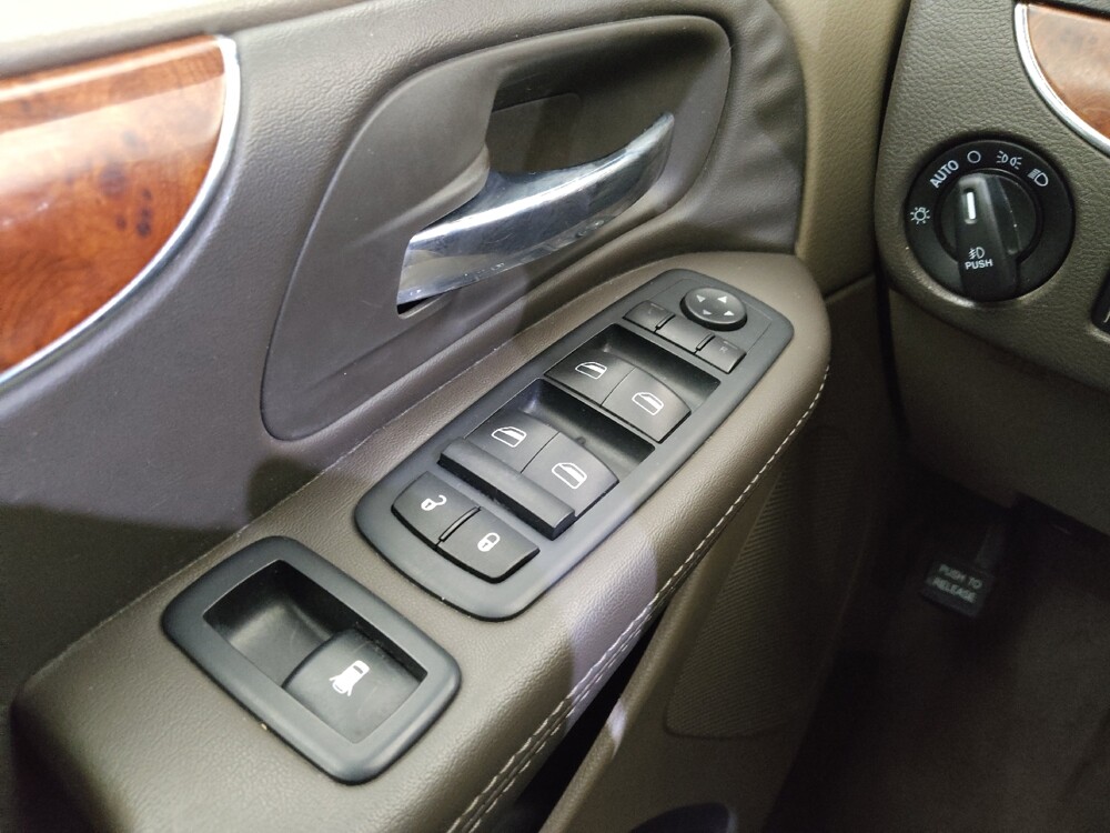2016 Chrysler Town & Country in Lombard, IL 60148 - 18122211 27