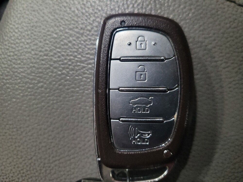 2019 Hyundai Elantra in Pittsburgh, PA 15236 - 18122222 32