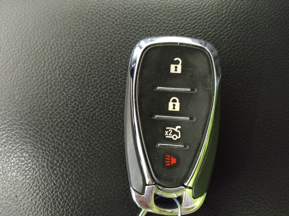 2020 Chevrolet Malibu in Birmingham, AL 35215 - 18122229 32