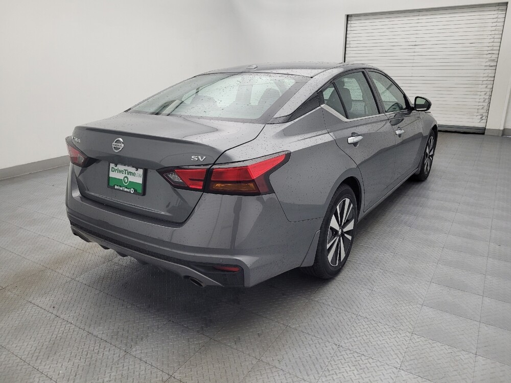 2019 Nissan Altima in Raleigh, NC 27604 - 18122233 9