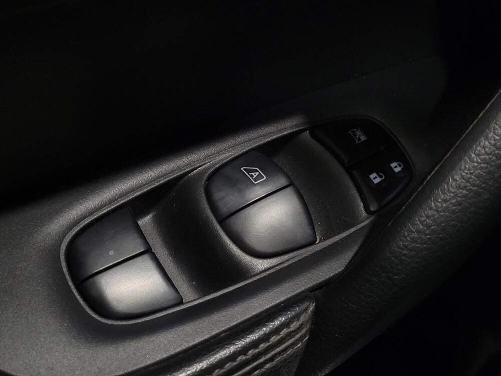 2016 Nissan Rogue in Pittsburgh, PA 15236 - 18122255 27