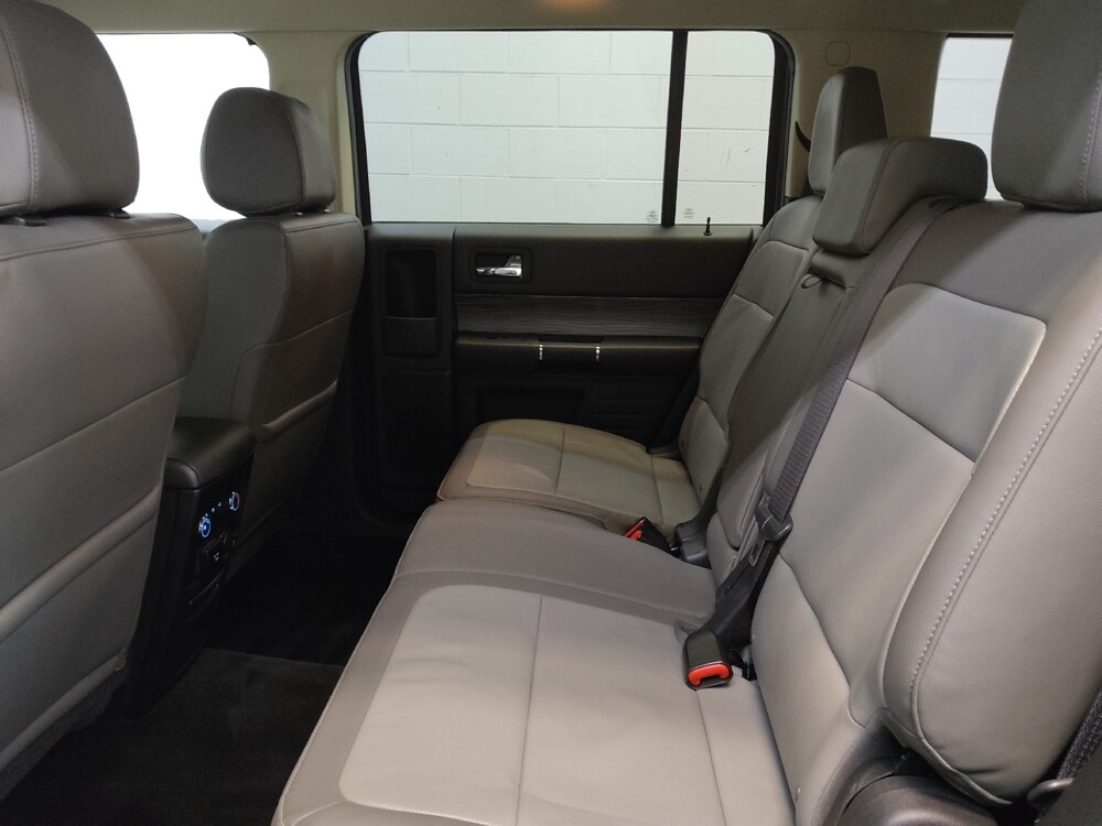 2019 Ford Flex in Cincinnati, OH 45255 - 18122262 18