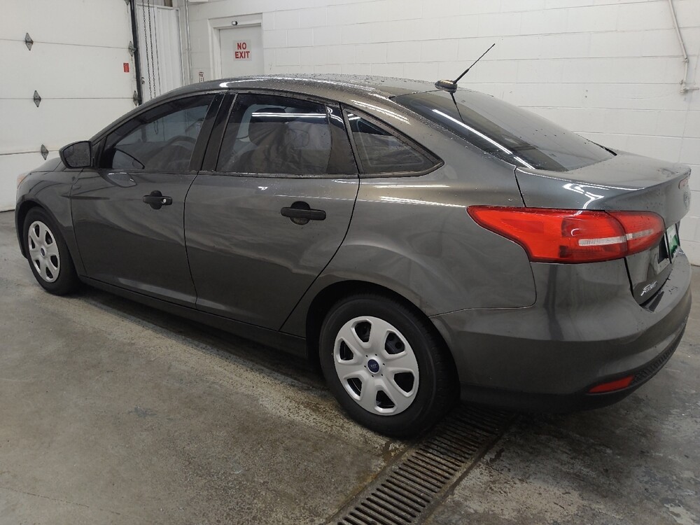 2017 Ford Focus in Fairfield, OH 45014 - 18122265 3
