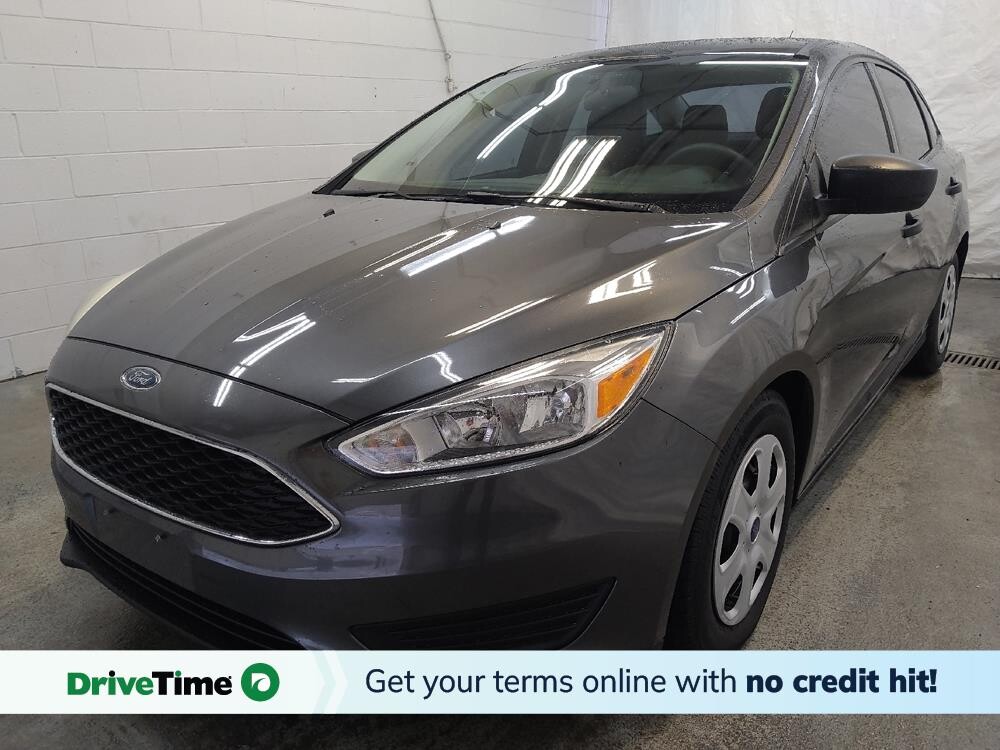 2017 Ford Focus in Fairfield, OH 45014 - 18122265