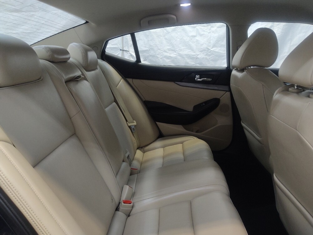 2017 Nissan Maxima in Cincinnati, OH 45255 - 18122268 19