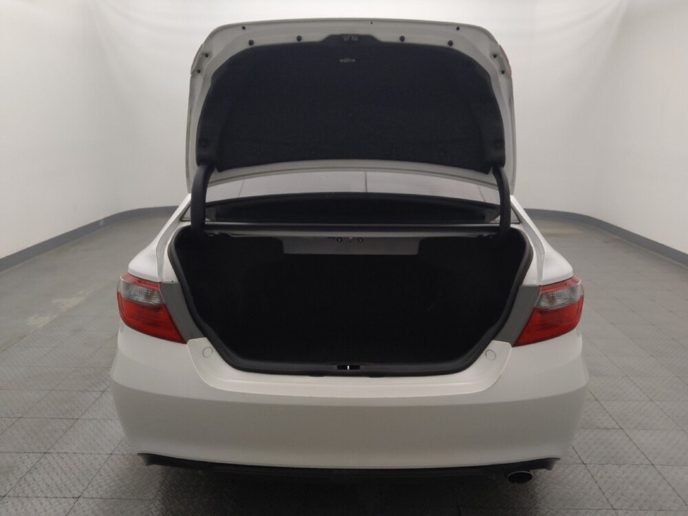 2016 Toyota Camry in Houston, TX 77034 - 18122277 29