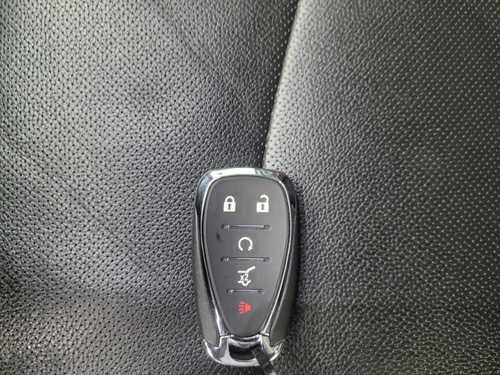 2020 Chevrolet Equinox in Ft Wayne, IN 46805 - 18122279 32