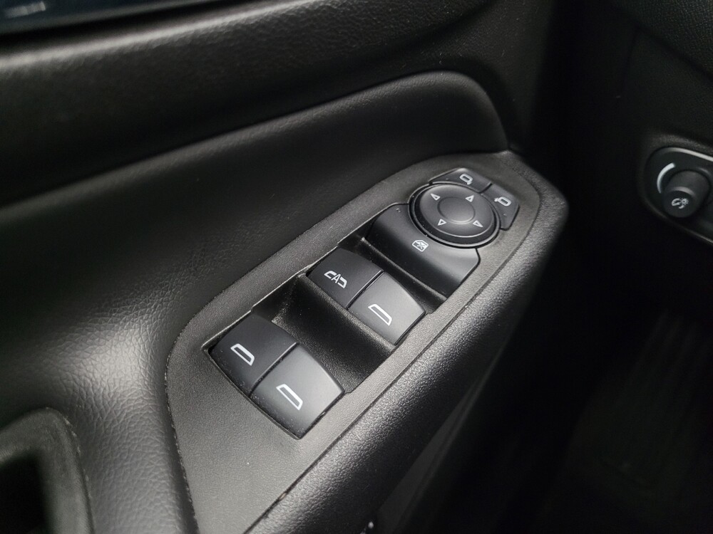 2020 Chevrolet Equinox in Ft Wayne, IN 46805 - 18122279 27