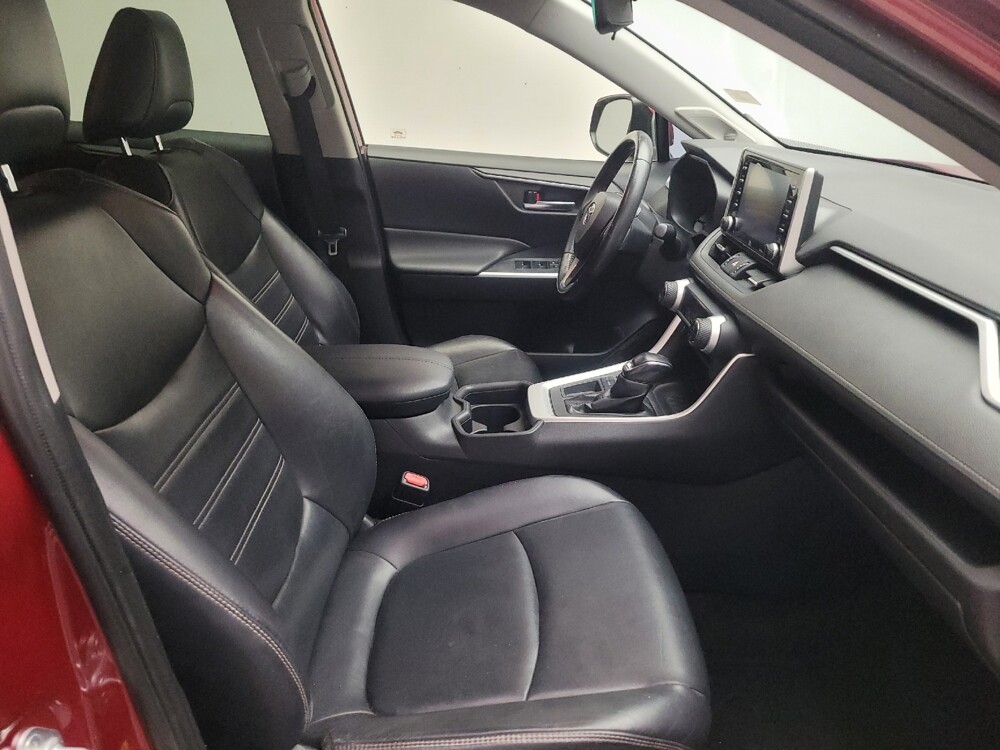 2019 Toyota RAV4 in Montclair, CA 91763 - 18122280 21