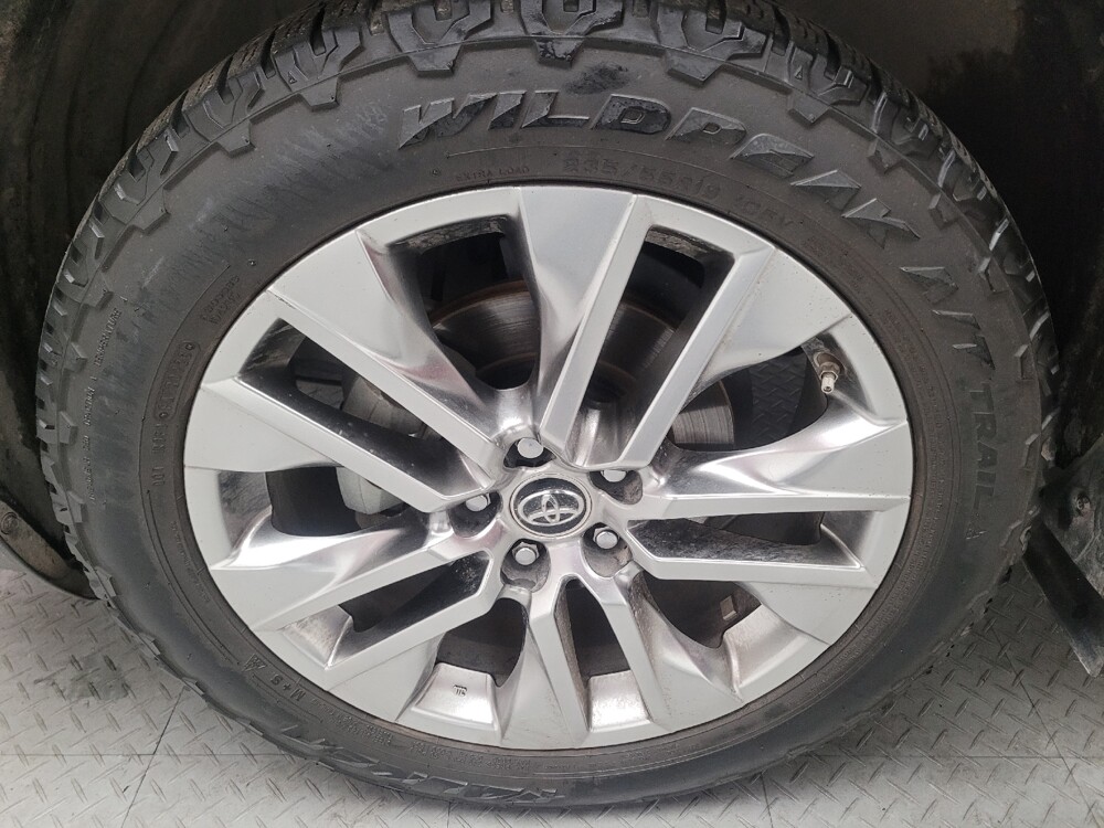 2019 Toyota RAV4 in Montclair, CA 91763 - 18122280 31