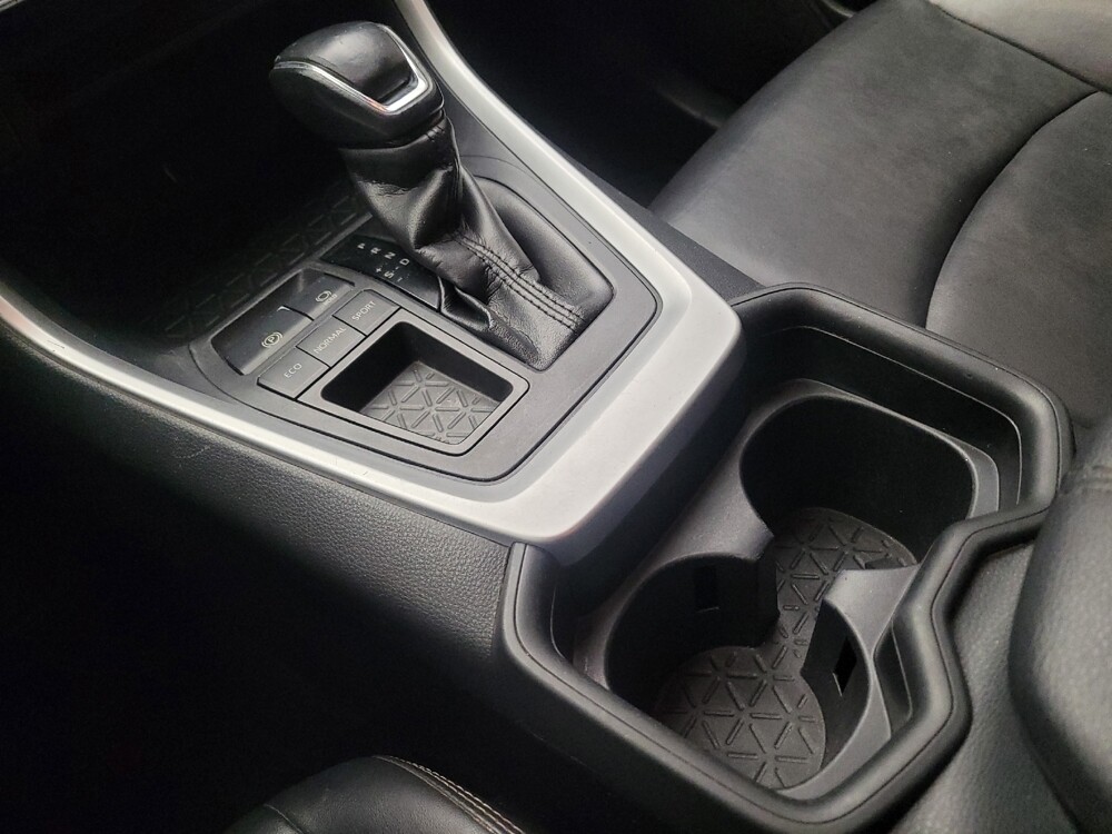 2019 Toyota RAV4 in Montclair, CA 91763 - 18122280 26