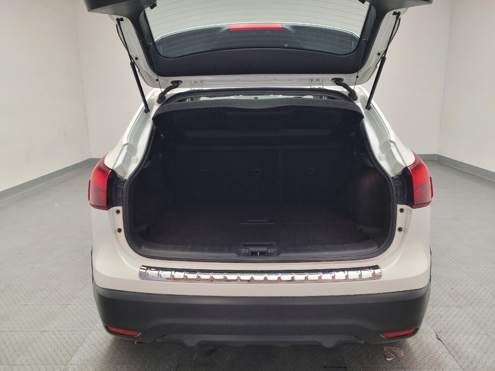 2017 Nissan Rogue Sport in Riverside, CA 92504 - 18122290 29