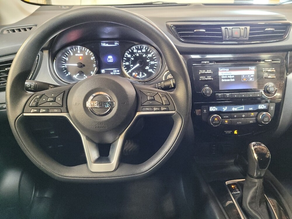 2017 Nissan Rogue Sport in Riverside, CA 92504 - 18122290 22