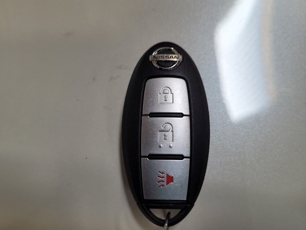 2017 Nissan Rogue Sport in Riverside, CA 92504 - 18122290 32