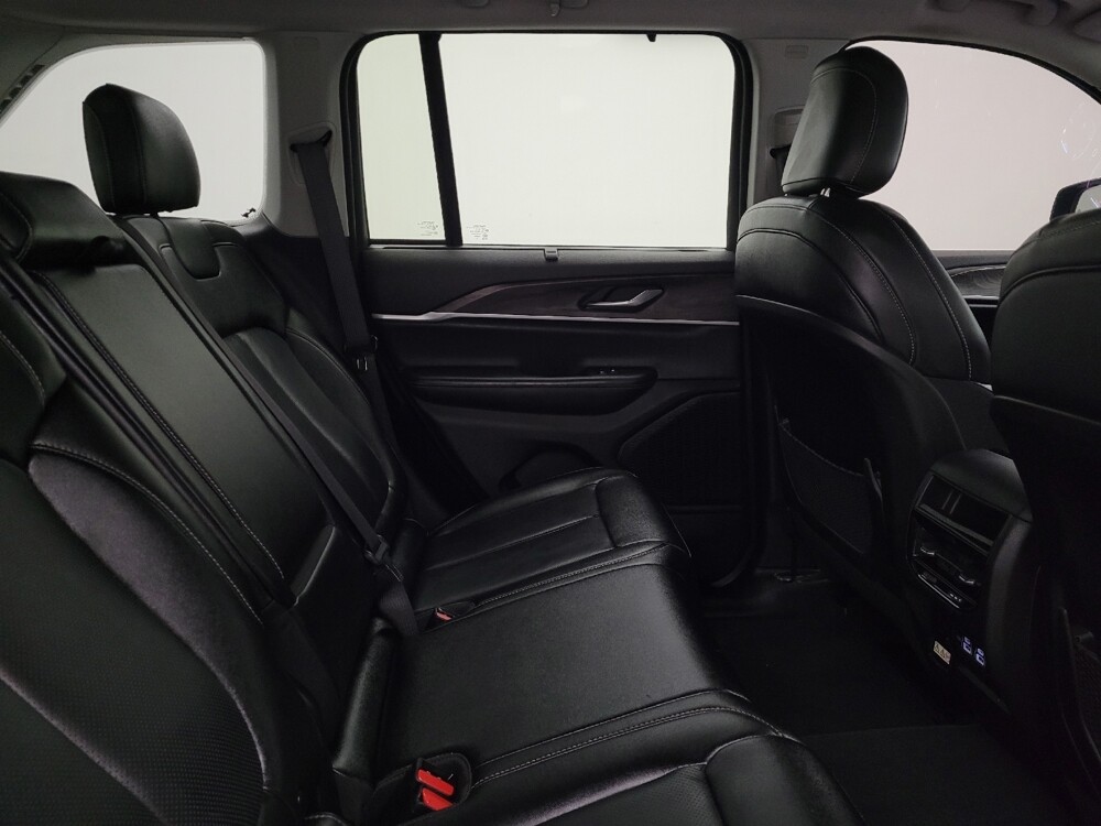 2023 Jeep Grand Cherokee in Maple Heights, OH 44137 - 18122306 21