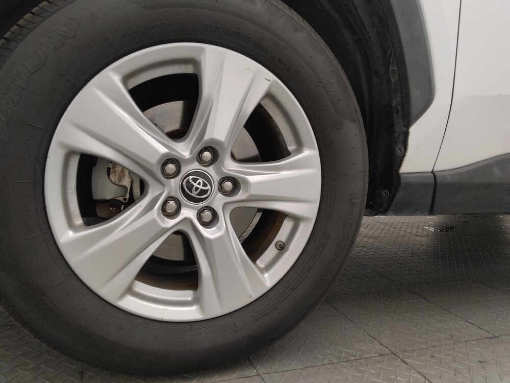 2019 Toyota RAV4 in Savannah, GA 31419 - 18122321 31