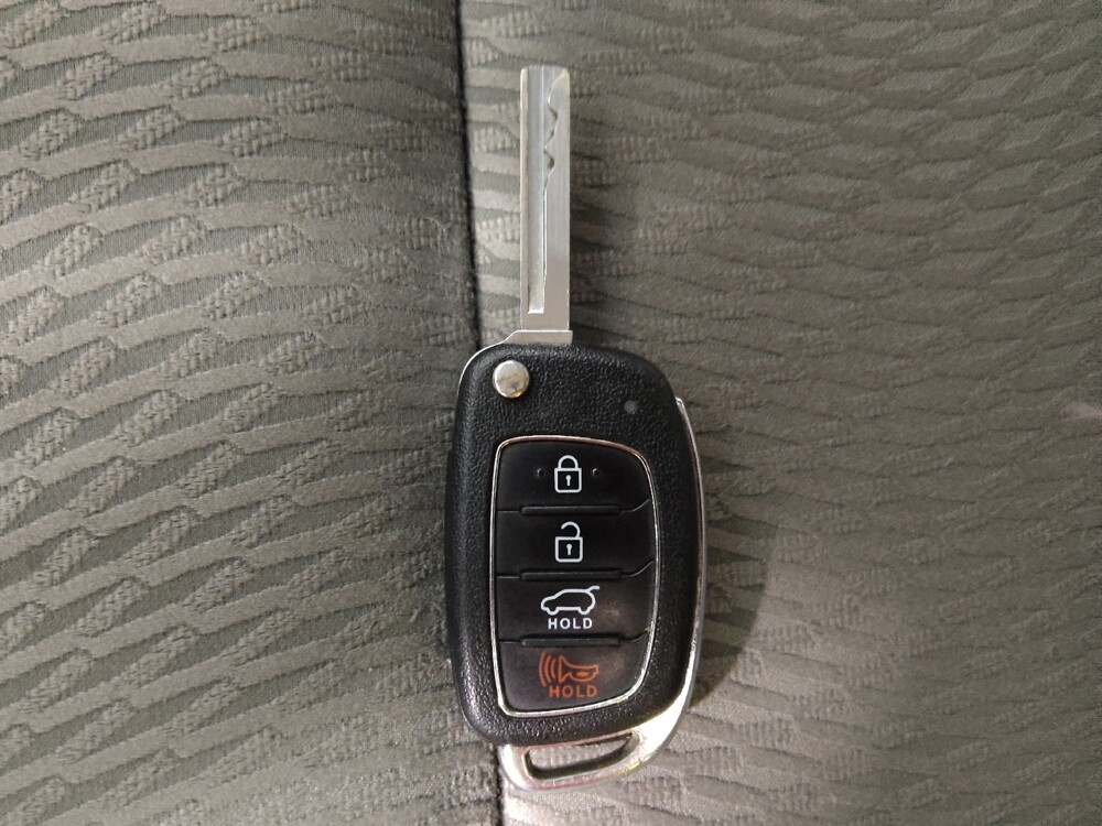 2018 Hyundai Santa Fe in Columbus, OH 43231 - 18122333 32