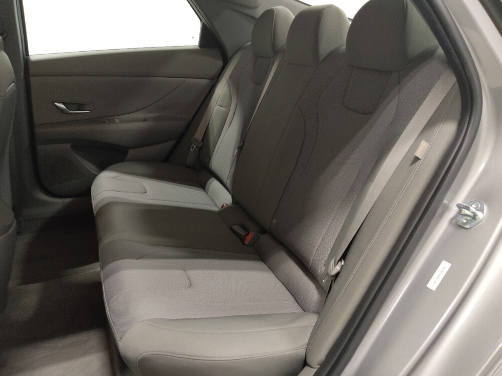 2025 Hyundai Elantra in Columbus, OH 43231 - 18122338 18