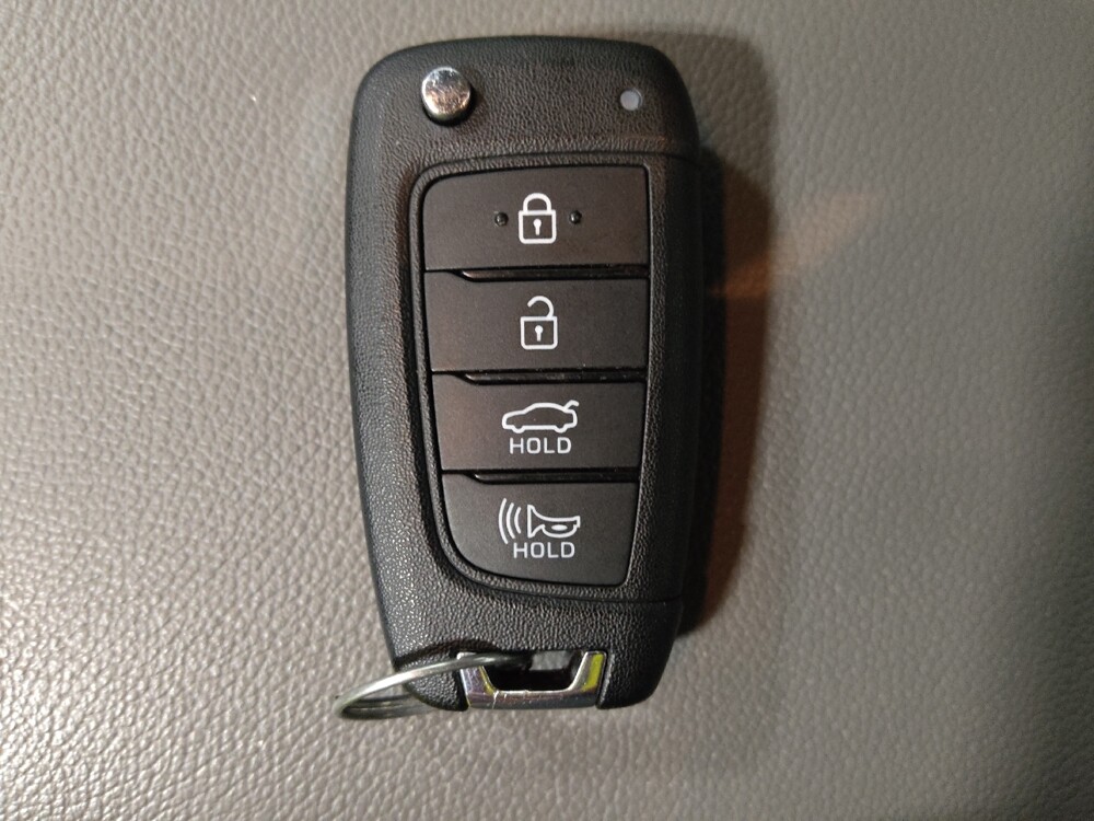 2025 Hyundai Elantra in Columbus, OH 43231 - 18122338 32