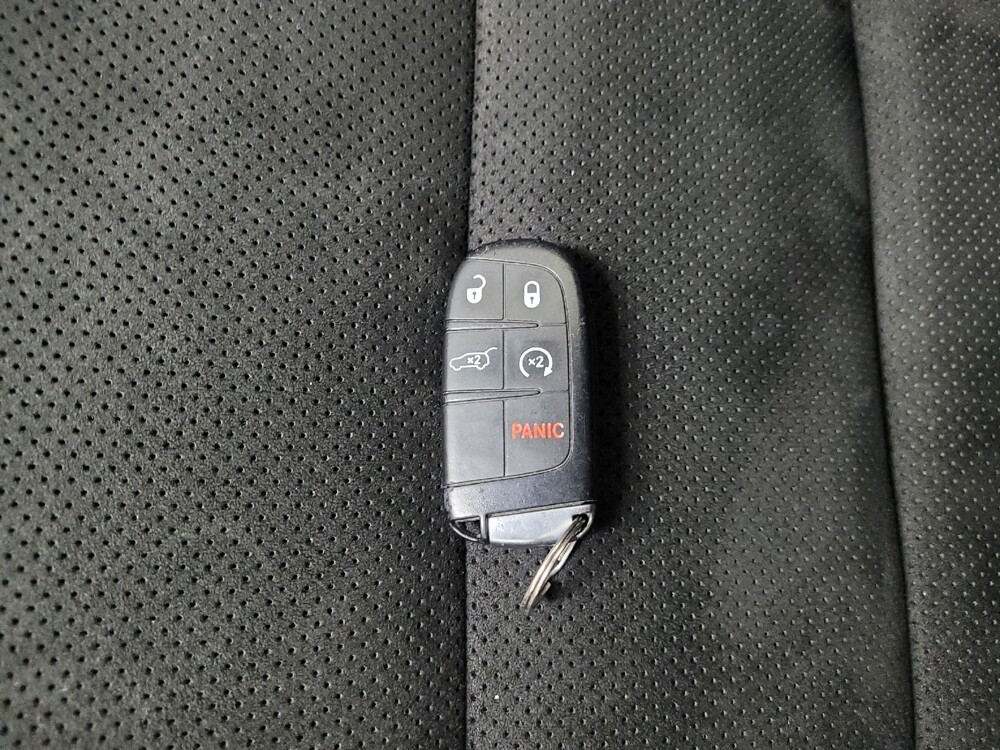 2020 Jeep Grand Cherokee in Allentown, PA 18103 - 18122345 32