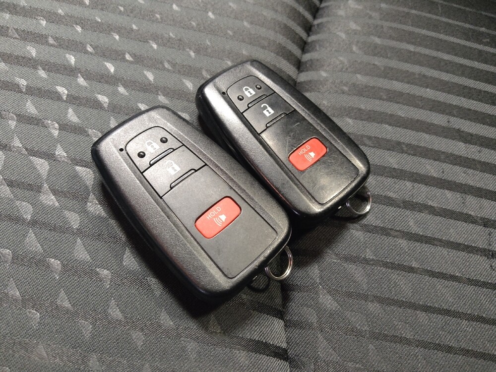 2017 Toyota Prius in Glendale, AZ 85301 - 18122348 32